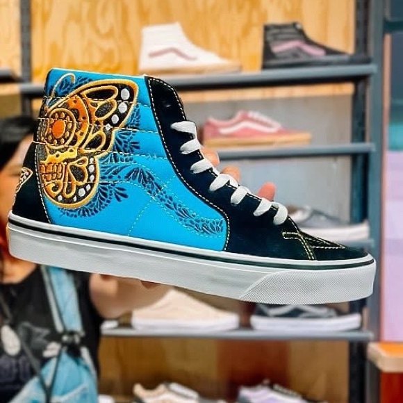 Vans Dia De Los Muertos Sk8-Hi Skate Shoe butterfly  men size 6 women size 7.5 - Picture 2 of 14